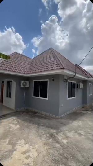 Nyumba ya vyumba vitatu inauzwa Makongo Juu, Dar Es Salaam Nyumba ya vyumba vitatu inauzwa Makongo Juu, Dar Es Salaam