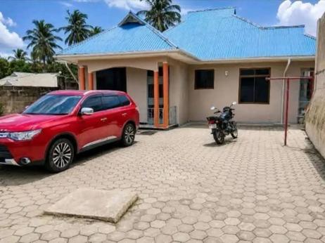 Nyumba ya vyumba vinne inapangishwa Mbezi Kwa Msuguri, Dar Es Salaam Nyumba ya vyumba vinne inapangishwa Mbezi Kwa Msuguri, Dar Es Salaam