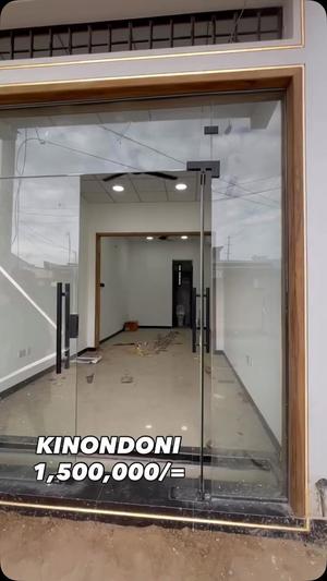 Duka linapangishwa Kinondoni, Dar Es Salaam
