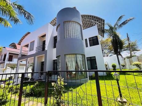 Villa ya vyumba vinne inapangishwa Masaki, Dar Es Salaam Villa ya vyumba vinne inapangishwa Masaki, Dar Es Salaam