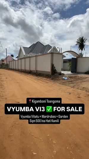 Nyumba ya vyumba vitatu inauzwa Kigamboni, Dar Es Salaam (600 sqm) Nyumba ya vyumba vitatu inauzwa Kigamboni, Dar Es Salaam (600 sqm)