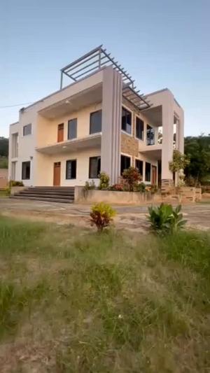 5 Bedrooms House for Sale in Salasala Kwa Babu, Dar Es Salaam (1800 sqm)