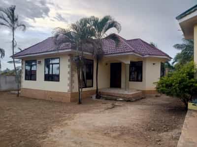 2 Bedrooms House/Apartment for Rent in Wazo, Dar Es Salaam