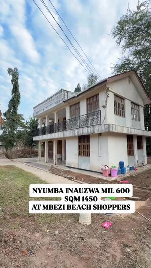 Nyumba inauzwa Mbezi Beach, Dar Es Salaam (1450 sqm) Nyumba inauzwa Mbezi Beach, Dar Es Salaam (1450 sqm)