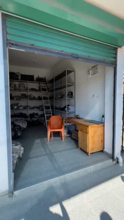 Duka linapangishwa Sinza, Dar Es Salaam