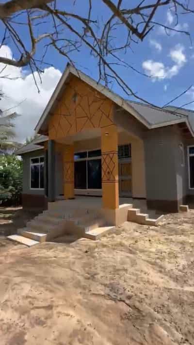 Nyumba ya vyumba vitatu inauzwa Kibaha (Kwa Mathias), Pwani (1863 sqm)