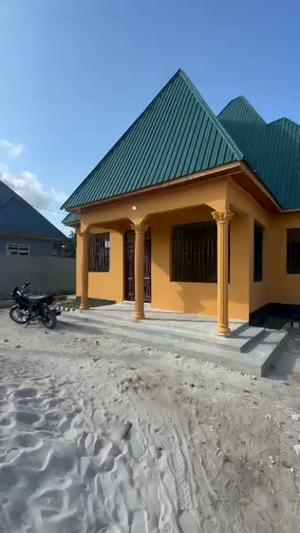 Nyumba ya vyumba vitatu inauzwa Chanika Masantula, Dar Es Salaam (400 sqm) Nyumba ya vyumba vitatu inauzwa Chanika Masantula, Dar Es Salaam (400 sqm)