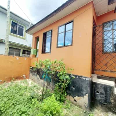 Nyumba ya vyumba vitano inauzwa Kimara Suka, Dar Es Salaam (400 sqm)