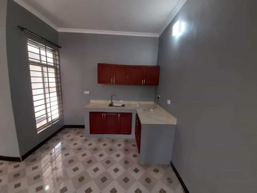 media -4