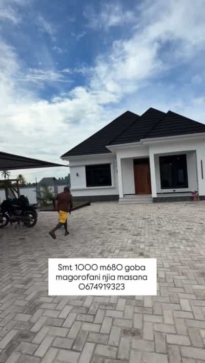 Nyumba ya vyumba vitano inauzwa Goba Magorofani, Dar Es Salaam (1000 sqm)