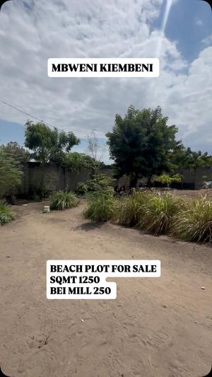 Beach Plot kinauzwa Mbweni Kiembeni, Dar Es Salaam (1250 sqm) Beach Plot kinauzwa Mbweni Kiembeni, Dar Es Salaam (1250 sqm)