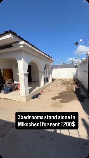 Nyumba ya vyumba vitatu inapangishwa Mikocheni, Dar Es Salaam Nyumba ya vyumba vitatu inapangishwa Mikocheni, Dar Es Salaam