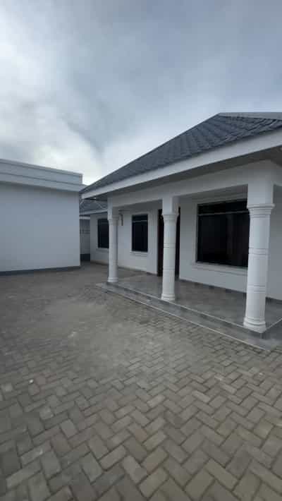 3 Bedrooms Apartment for Rent in Mbezi Beach Africana, Dar Es Salaam