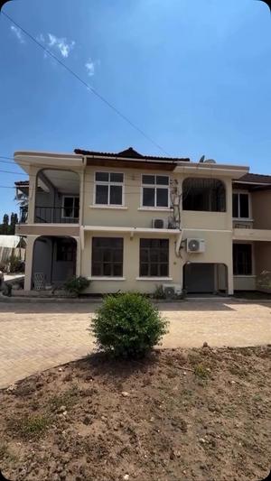 Apartment ya vyumba vinne inapangishwa Mbezi Beach Upande Wa Chini, Dar Es Salaam