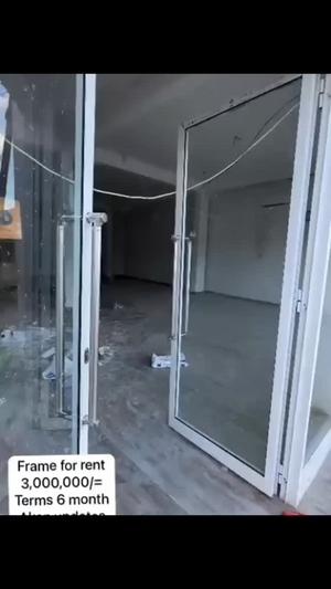 Duka linapangishwa Sinza, Dar Es Salaam