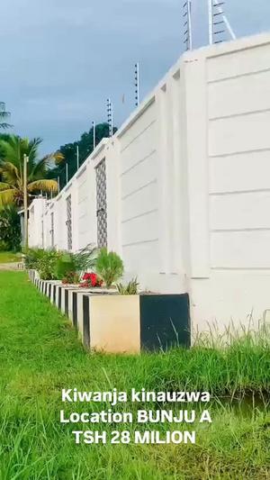 Kiwanja kinauzwa Bunju A Usalama, Dar Es Salaam (1400 sqm) Kiwanja kinauzwa Bunju A Usalama, Dar Es Salaam (1400 sqm)