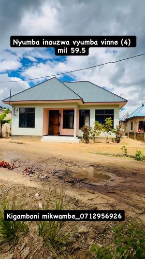 Nyumba ya vyumba vitatu inauzwa Mikwambe, Dar Es Salaam (400 sqm)