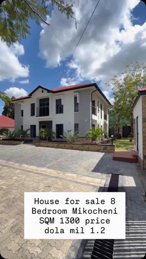 8 Bedrooms House for Sale in Dar Es Salaam (1300 sqm) 8 Bedrooms House for Sale in Dar Es Salaam (1300 sqm)