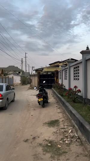 Viwanja vinauzwa Makongo Juu, Dar Es Salaam (913 sqm) Viwanja vinauzwa Makongo Juu, Dar Es Salaam (913 sqm)