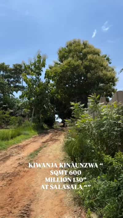 Kiwanja kinauzwa Salasala, Dar Es Salaam (600 sqm)