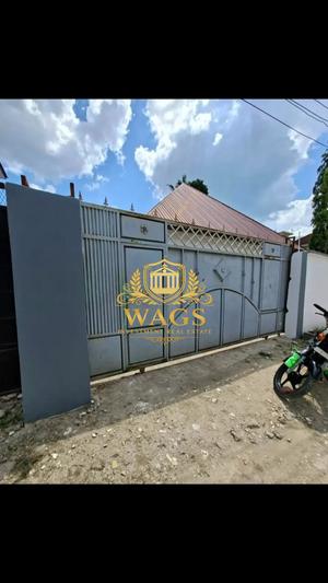 Nyumba ya vyumba vitatu inauzwa Mikocheni, Dar Es Salaam (288 sqm) Nyumba ya vyumba vitatu inauzwa Mikocheni, Dar Es Salaam (288 sqm)