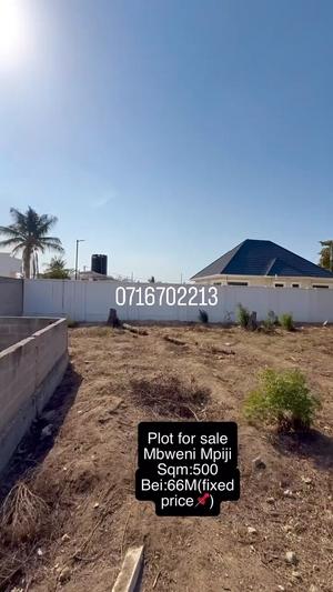 Kiwanja kinauzwa Mbezi Mpigii, Dar Es Salaam (500 sqm) Kiwanja kinauzwa Mbezi Mpigii, Dar Es Salaam (500 sqm)