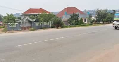 Nyumba (Furnished) ya vyumba vitano inauzwa Mkolani, Mwanza (1000 sqm)