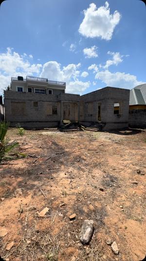 Nyumba ya vyumba vitatu inauzwa Kisota, Dar Es Salaam (400 sqm) Nyumba ya vyumba vitatu inauzwa Kisota, Dar Es Salaam (400 sqm)