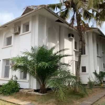 Nyumba ya vyumba vitano inauzwa Msasani Peninsula, Dar Es Salaam (1180 sqm)