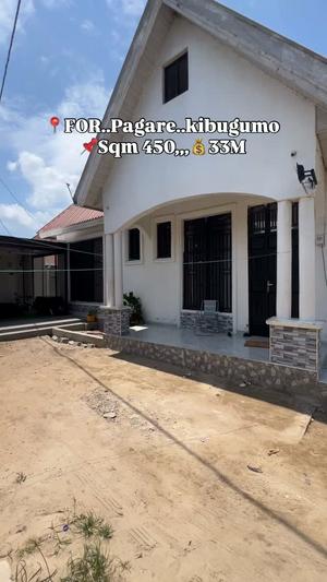 Nyumba ya vyumba vitatu inauzwa Kibugumo, Dar Es Salaam (450 sqm)