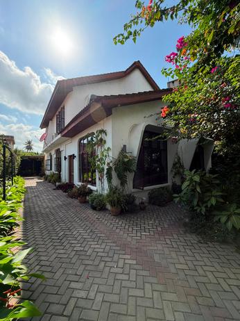 6 Bedrooms House for Sale in Kijitonyama, Dar Es Salaam (440 sqm)