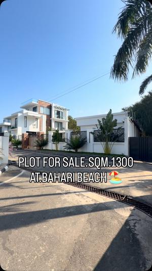 Kiwanja kinauzwa Baharibeach, Dar Es Salaam (1300 sqm) Kiwanja kinauzwa Baharibeach, Dar Es Salaam (1300 sqm)