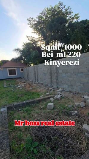 Kiwanja kinauzwa Tabata Kinyerezi Kibaga, Dar Es Salaam (1000 sqm) Kiwanja kinauzwa Tabata Kinyerezi Kibaga, Dar Es Salaam (1000 sqm)
