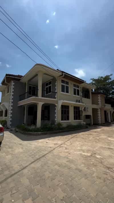 Apartment ya vyumba vinne inapangishwa Mbezi Beach, Dar Es Salaam