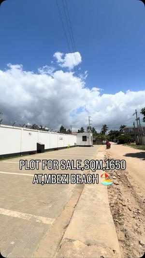Kiwanja kinauzwa Mbezi Beach, Dar Es Salaam (1650 sqm) Kiwanja kinauzwa Mbezi Beach, Dar Es Salaam (1650 sqm)