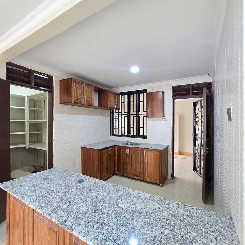 media -1 media -1