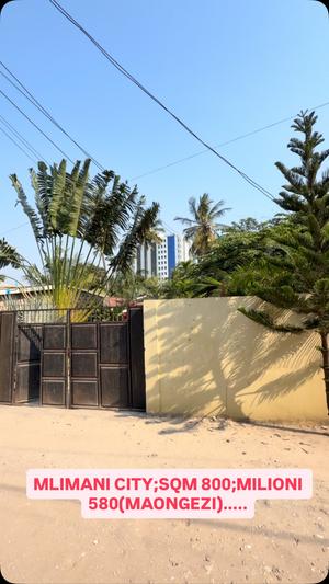 Kiwanja kinauzwa Mlimani City, Dar Es Salaam (800 sqm) Kiwanja kinauzwa Mlimani City, Dar Es Salaam (800 sqm)