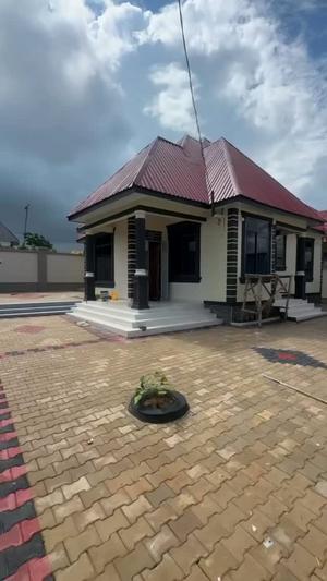 Nyumba ya vyumba vitatu inapangishwa Mikwambe, Dar Es Salaam Nyumba ya vyumba vitatu inapangishwa Mikwambe, Dar Es Salaam