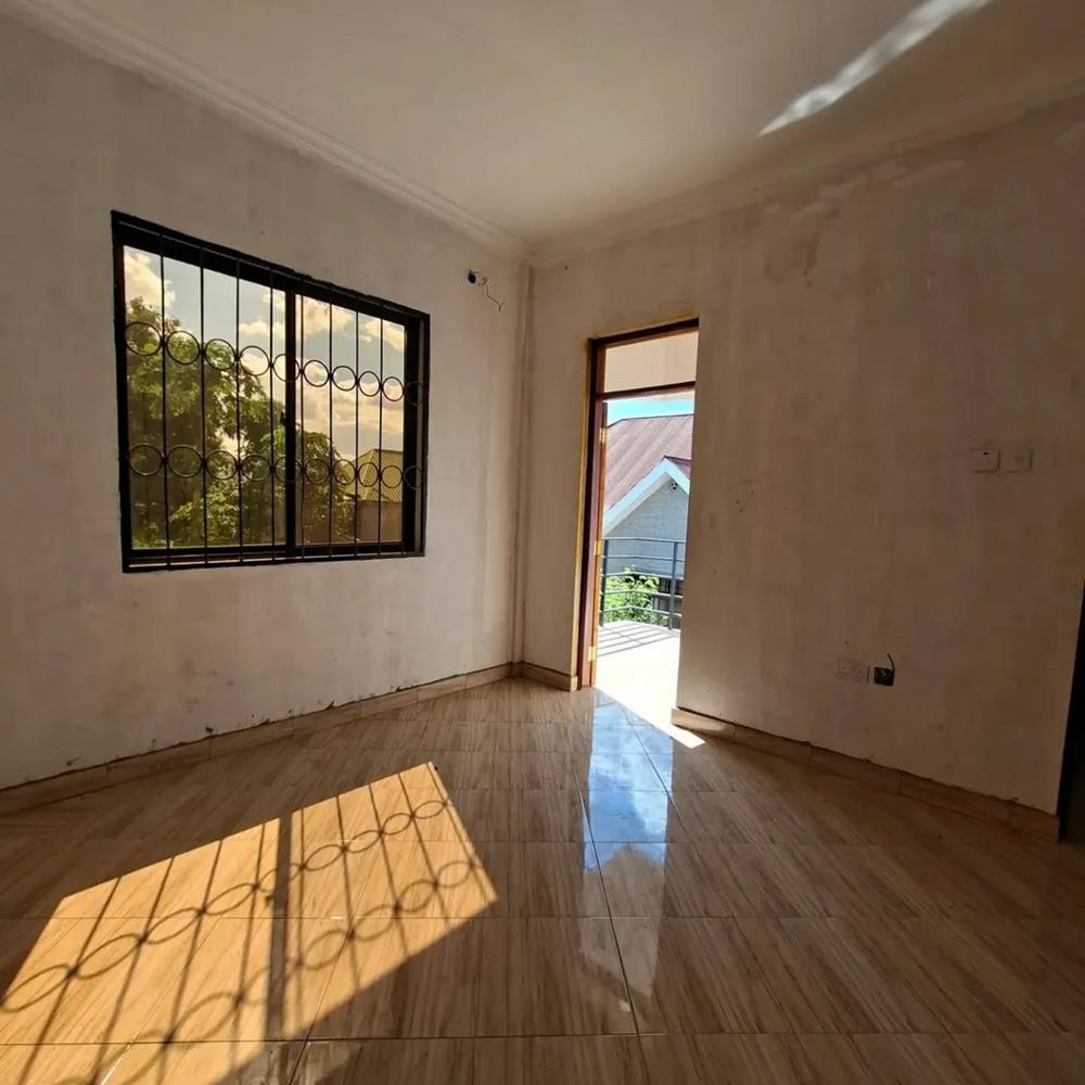 media -4