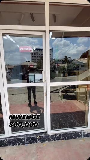 Duka linapangishwa Mwenge, Dar Es Salaam