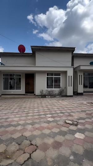 Nyumba ya vyumba viwili inapangishwa Makongo-Goba Rd, Dar Es Salaam Nyumba ya vyumba viwili inapangishwa Makongo-Goba Rd, Dar Es Salaam