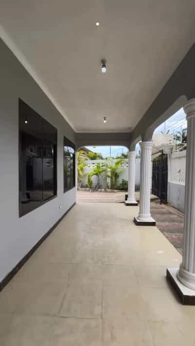 Nyumba ya vyumba vinne inapangishwa Ununio Beach, Dar Es Salaam