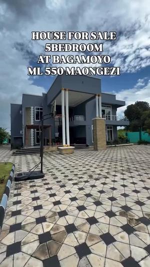 Nyumba ya vyumba vitano inauzwa Bagamoyo, Pwani (1800 sqm)