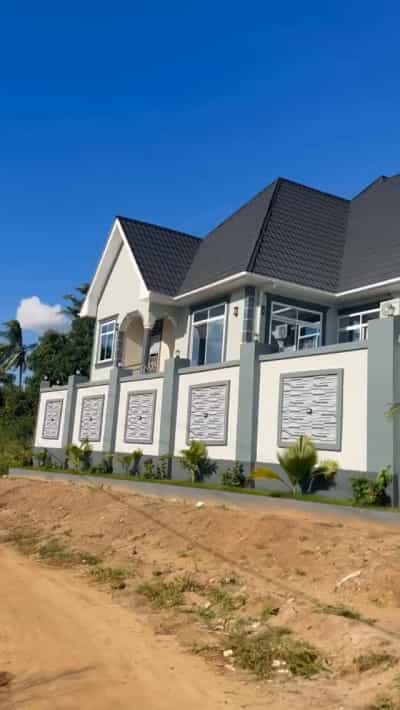 Kiwanja kinauzwa Madale Kwa Mzungu, Dar Es Salaam (800 sqm)
