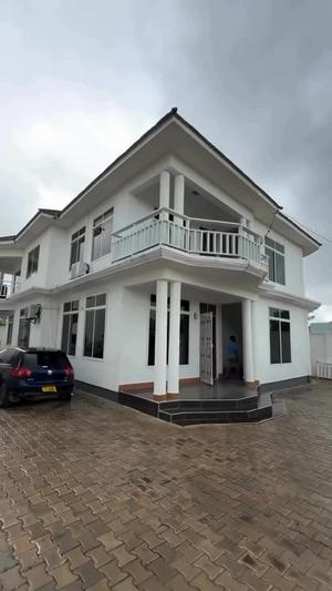 Nyumba ya vyumba vitatu inapangishwa Ununio Beach, Dar Es Salaam