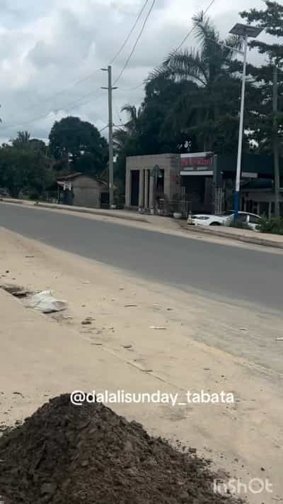 Kiwanja (Residential/Commercial) kinauzwa Kinyerezi Ulongoni, Dar Es Salaam (700 sqm)