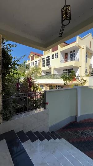 Villa ya vyumba vinne inapangishwa Salasala, Dar Es Salaam Villa ya vyumba vinne inapangishwa Salasala, Dar Es Salaam