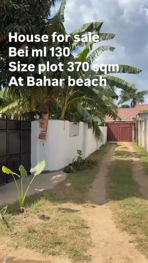 Nyumba ya vyumba vitatu inauzwa Bahari Beach, Dar Es Salaam (370 sqm) Nyumba ya vyumba vitatu inauzwa Bahari Beach, Dar Es Salaam (370 sqm)