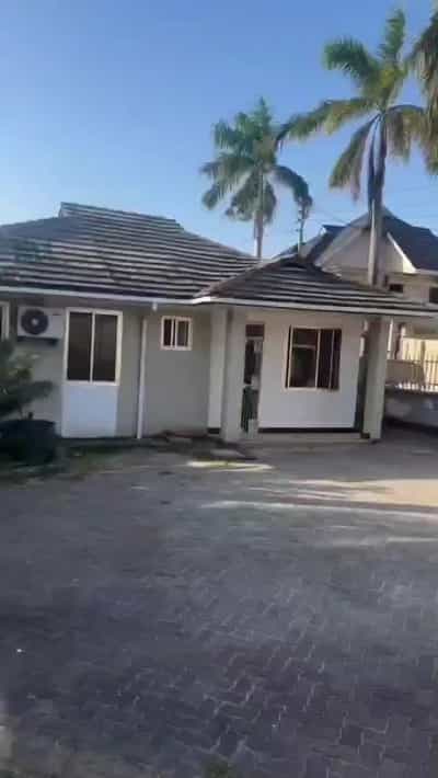 House for Sale in Mbezi Beach Rainbow, Dar Es Salaam (400 sqm)
