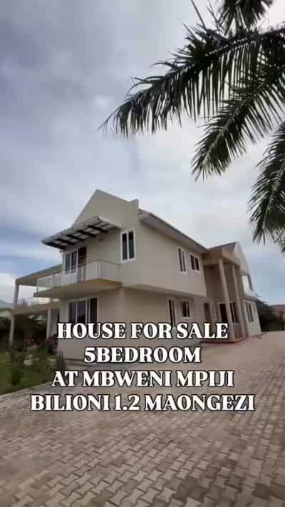 Nyumba ya vyumba vitano inauzwa Mbezi Mpiji, Dar Es Salaam (1500 sqm) Nyumba ya vyumba vitano inauzwa Mbezi Mpiji, Dar Es Salaam (1500 sqm)